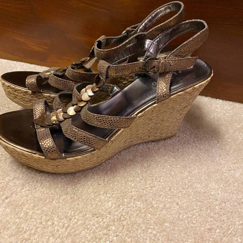 Bronze shell wedges